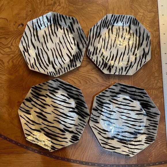 BEAUTIFUL ZEBRA Capiz Shell Plates!! - Picture 1 of 4